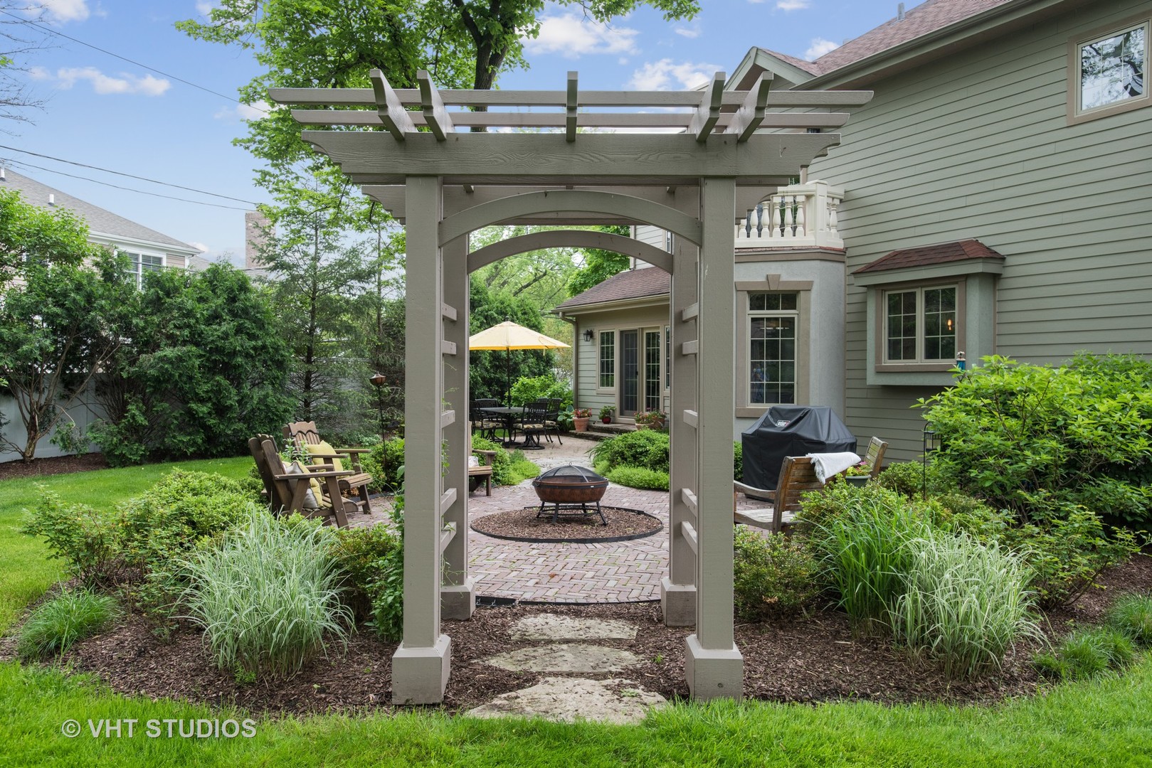 1908 Driving Park Road Wheaton, IL 60187 - Photo 4 of 31