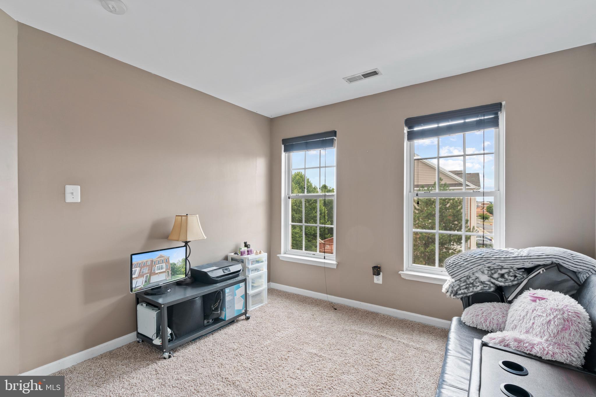 21809 Ladyslipper Square Ashburn, VA 20147 - Photo 26 of 39