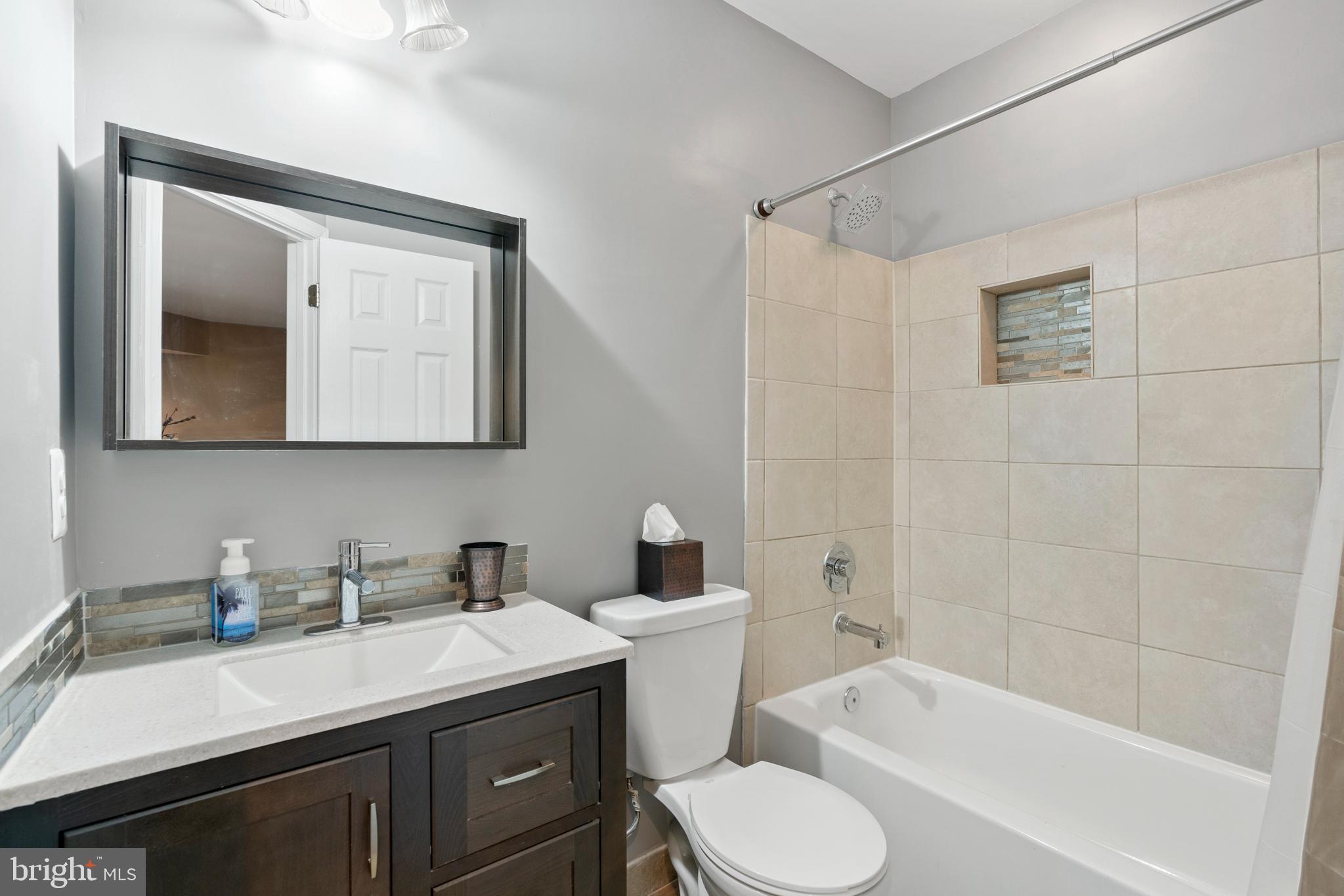 21809 Ladyslipper Square Ashburn, VA 20147 - Photo 4 of 39