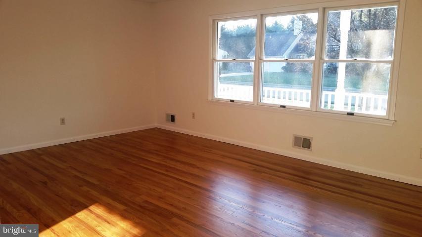 609 Yellowbrick Road Brick, NJ 08724 - Photo 3 of 30 Gallery Image 3