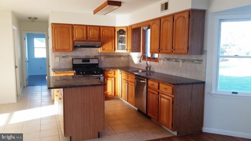 609 Yellowbrick Road Brick, NJ 08724 - Photo 8 of 30 Gallery Image 8