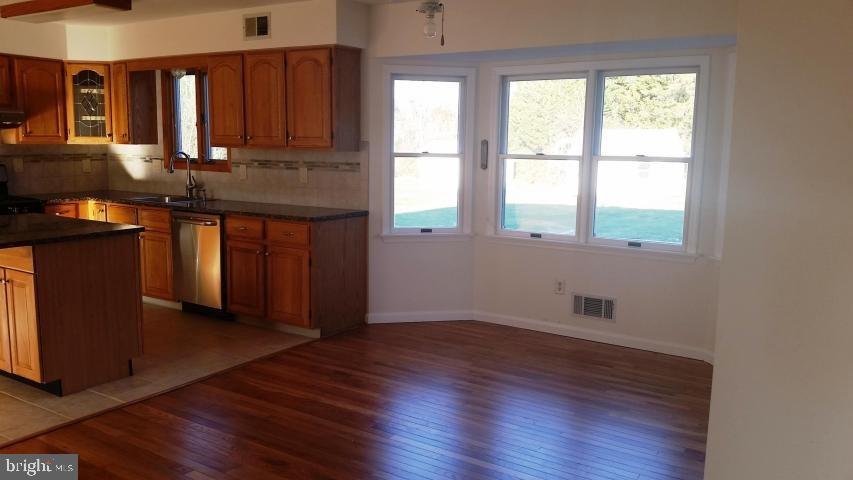 609 Yellowbrick Road Brick, NJ 08724 - Photo 9 of 30 Gallery Image 9