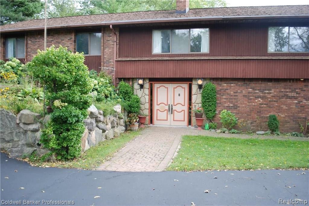 29800 Westgate Road Farmington Hills, MI 48334 - Photo 2 of 43