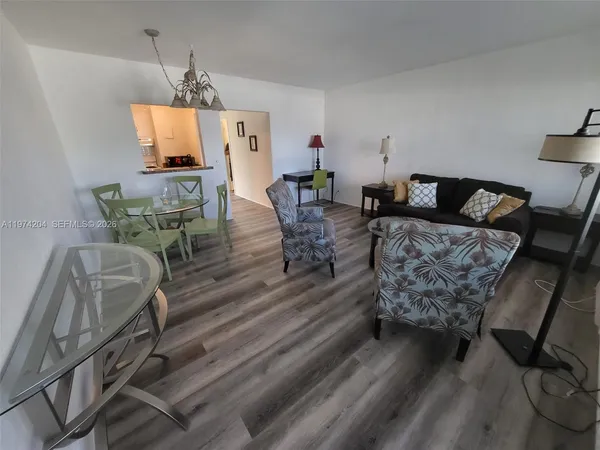 $1,595 | 600 Layne Boulevard, Unit 216, Hallandale Beach, FL 33009