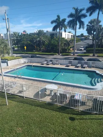 $1,595 | 600 Layne Boulevard, Unit 216, Hallandale Beach, FL 33009