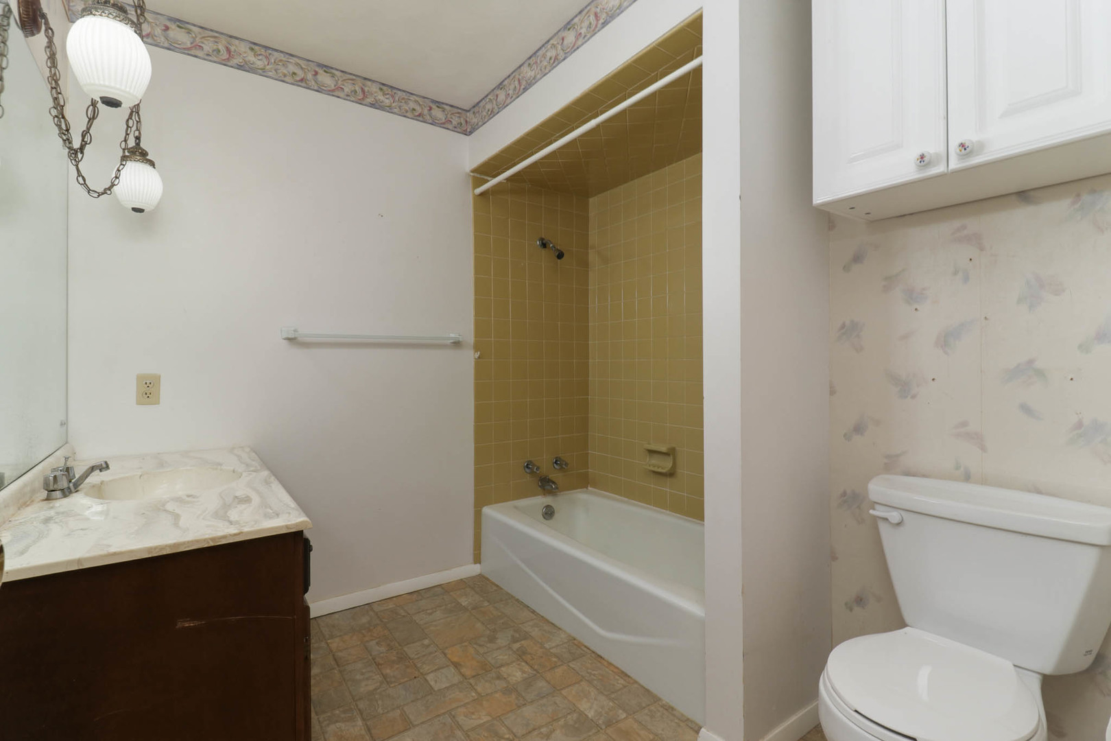 1113 Andover Road Bloomington, IL 61704 - Photo 23 of 42 Gallery Image 23
