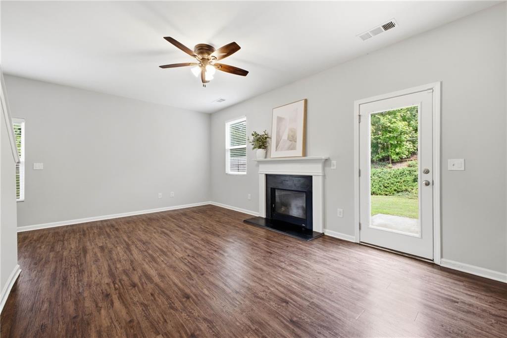 105 Comet Court Dallas, GA 30157 - Photo 5 of 44