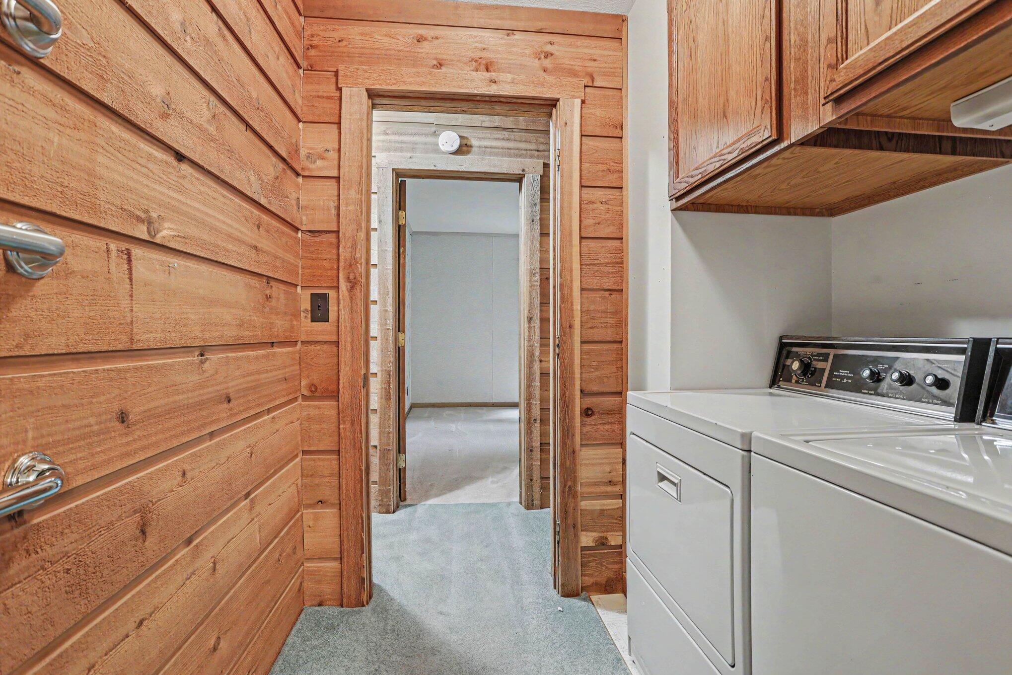 1176 Hamilton Road Battle Creek, MI 49017 - Photo 12 of 35 main floor laundry!