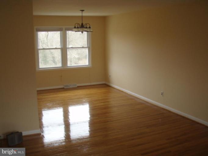 13031 Clarion Road Fort Washington, MD 20744 - Photo 3 of 25 Dining Room