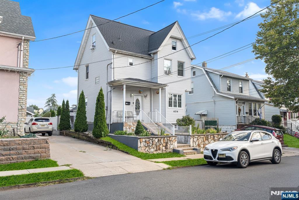 656 Devon Street Kearny, NJ 07032 - Photo 2 of 28