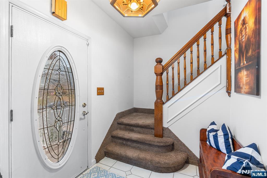 656 Devon Street Kearny, NJ 07032 - Photo 4 of 28