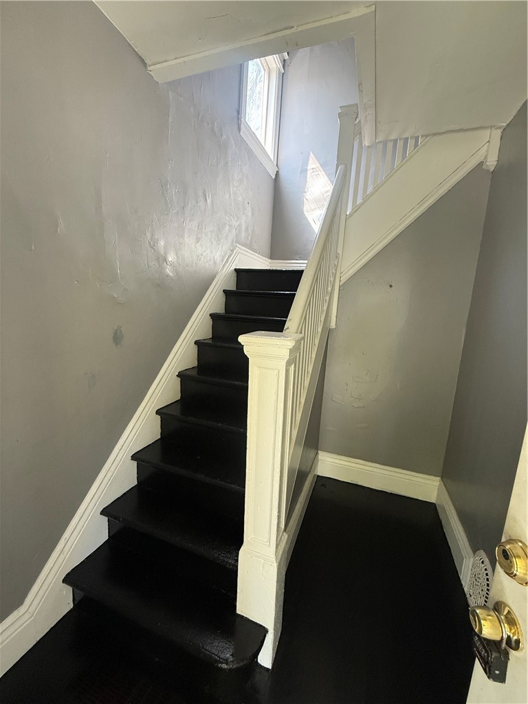 27 Bowman Street Rochester, NY 14609 - Photo 2 of 18 Gallery Image 2