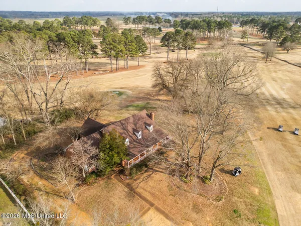 $715,000 | 617 South Wedgewood Road, Starkville, MS 39759