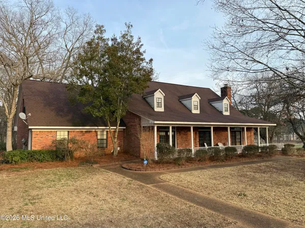 $715,000 | 617 South Wedgewood Road, Starkville, MS 39759