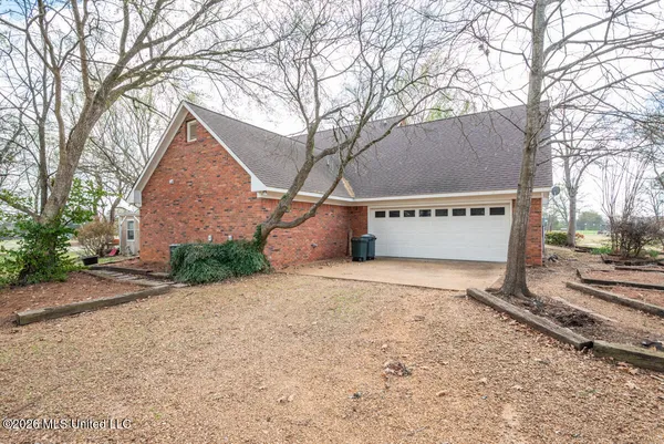 $715,000 | 617 South Wedgewood Road, Starkville, MS 39759