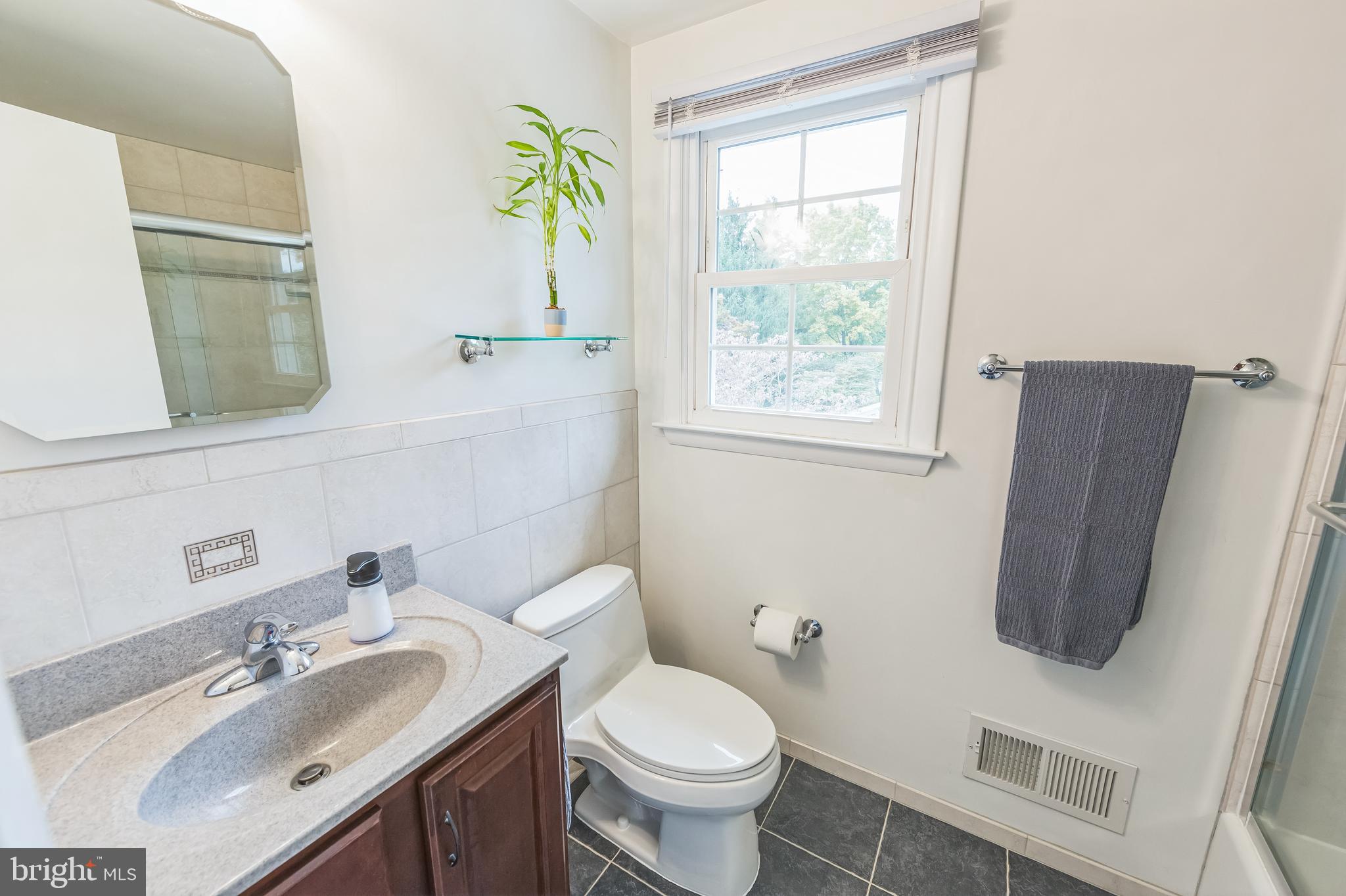 11 Mauger Road Elverson, PA 19520 - Photo 32 of 39 Full Bath