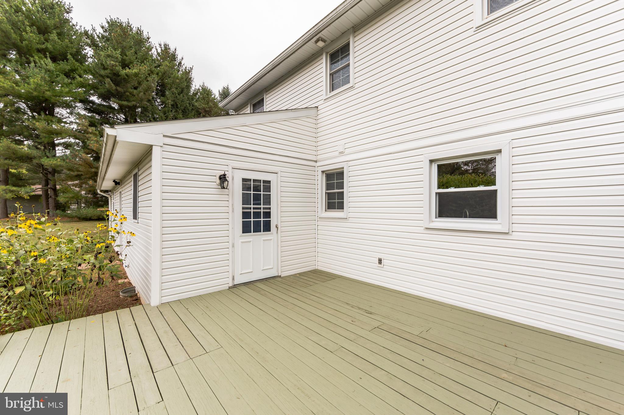 11 Mauger Road Elverson, PA 19520 - Photo 35 of 39 Deck