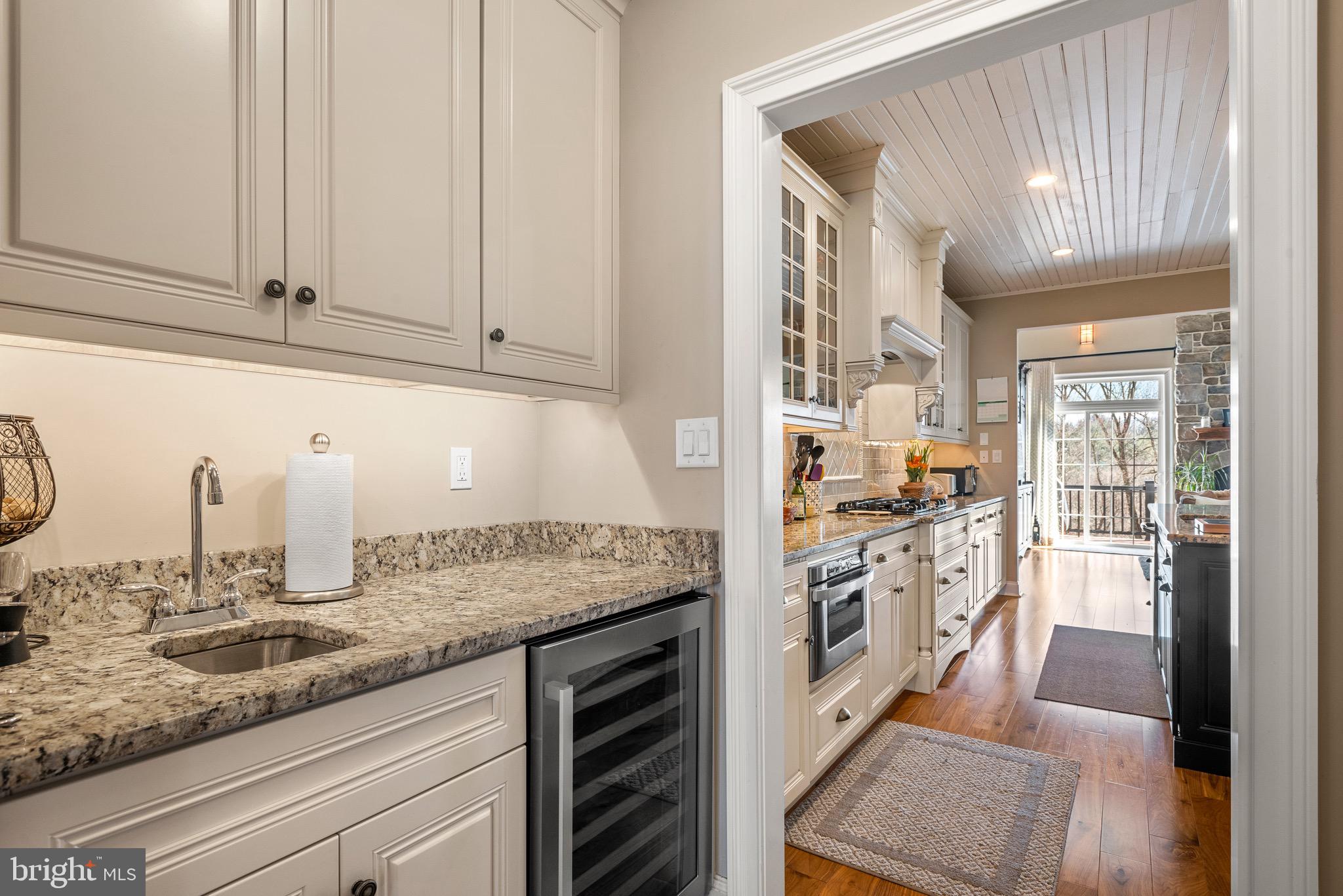 416 Ravenscliff Drive Springfield, PA 19064 - Photo 21 of 48 Butler's Pantry