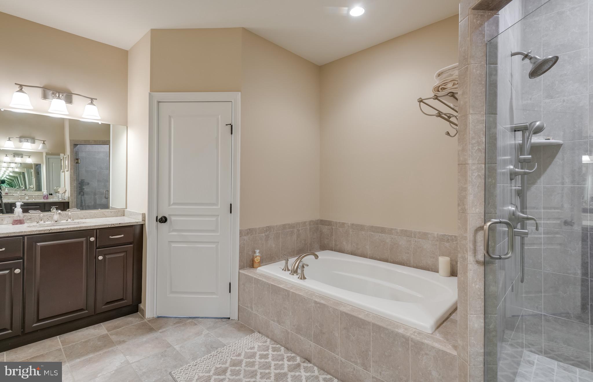 416 Ravenscliff Drive Springfield, PA 19064 - Photo 27 of 48 Primary Bath