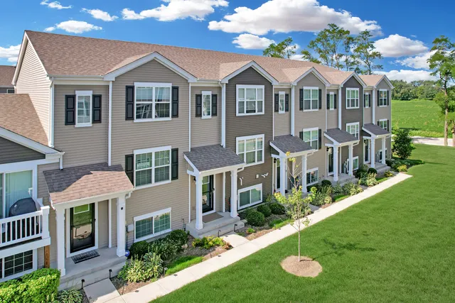 $299,000 | 2307 Upland Road, Pingree Grove, IL 60140