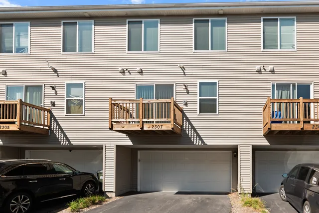 $299,000 | 2307 Upland Road, Pingree Grove, IL 60140