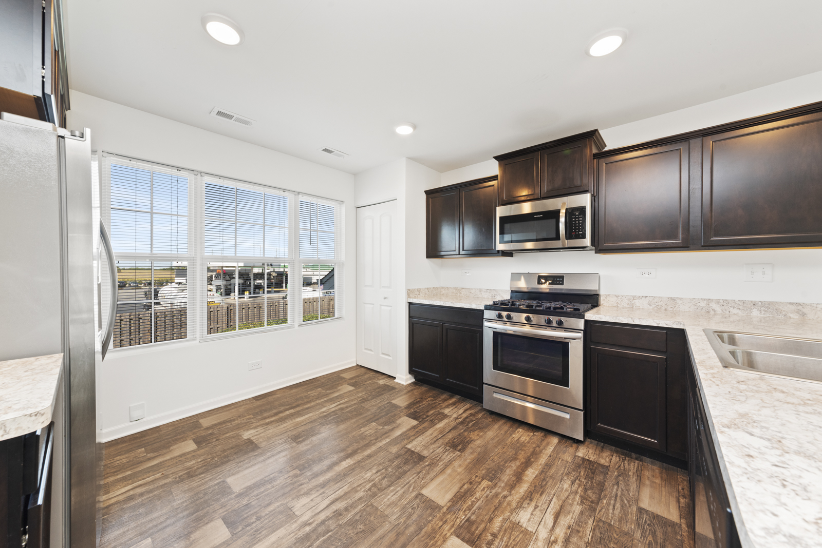 2307 Upland Road Pingree Grove, IL 60140 - Photo 5 of 30