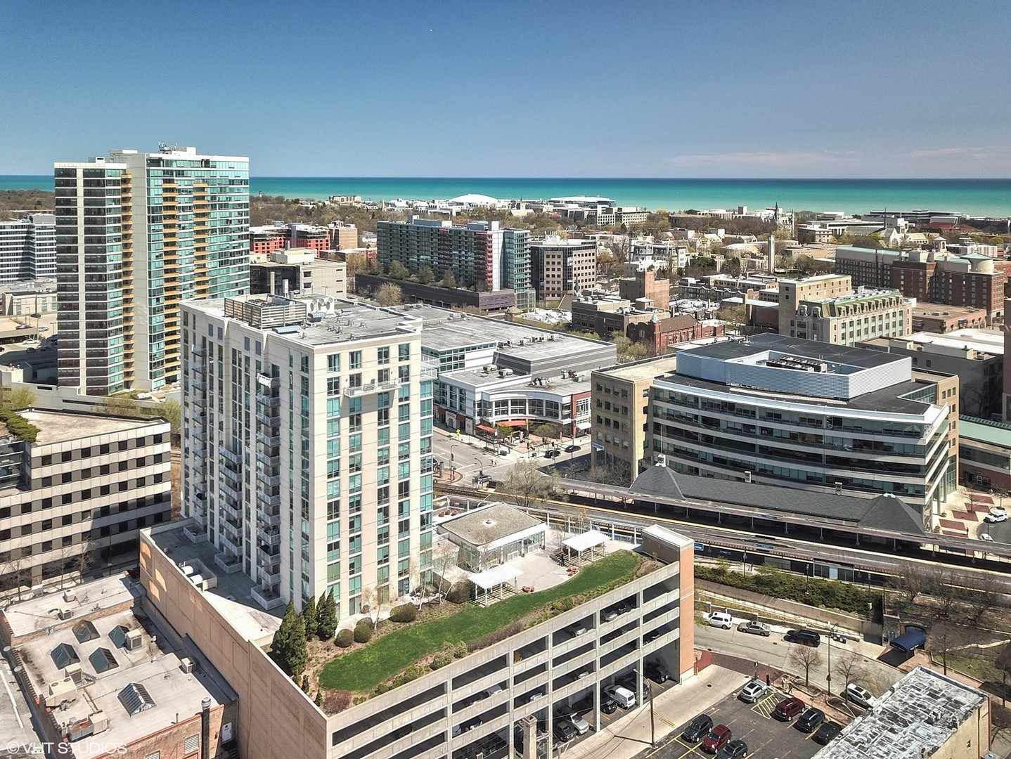 1640 Maple Avenue, Unit 1107 Evanston, IL 60201 - Photo 20 of 28 a view of a city with tall buildings