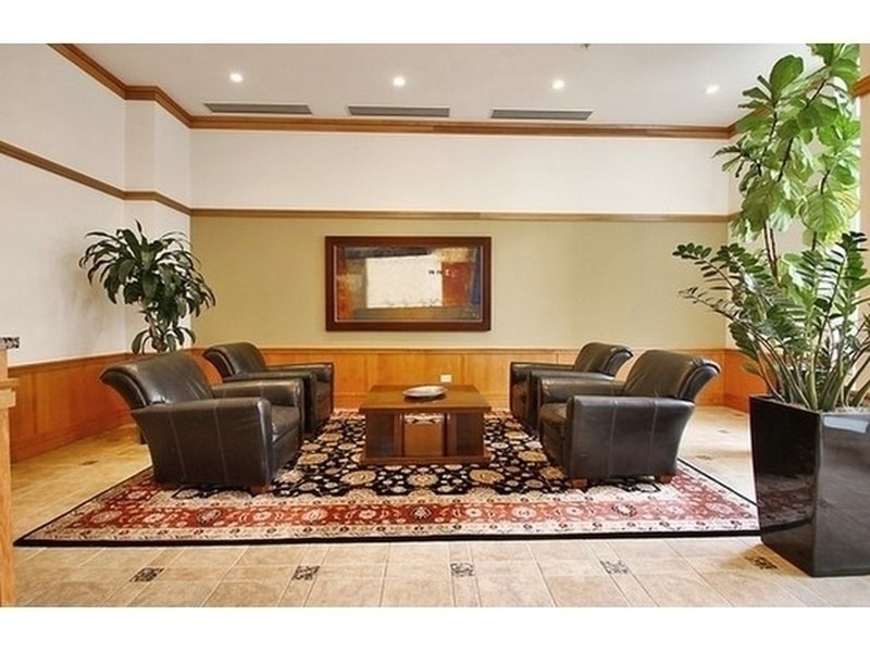 1640 Maple Avenue, Unit 1107 Evanston, IL 60201 - Photo 22 of 28 a view of a living room and a couch