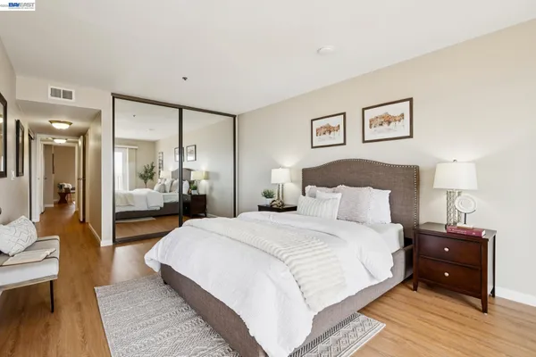 $695,000 | 933 Shore Line Drive, Unit 306, Alameda, CA 94501