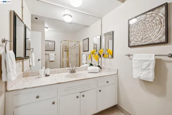 $695,000 | 933 Shore Line Drive, Unit 306, Alameda, CA 94501