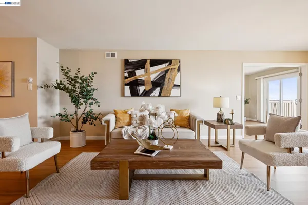 $695,000 | 933 Shore Line Drive, Unit 306, Alameda, CA 94501