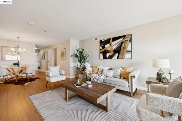 $695,000 | 933 Shore Line Drive, Unit 306, Alameda, CA 94501