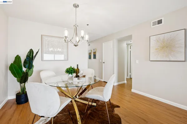 $695,000 | 933 Shore Line Drive, Unit 306, Alameda, CA 94501