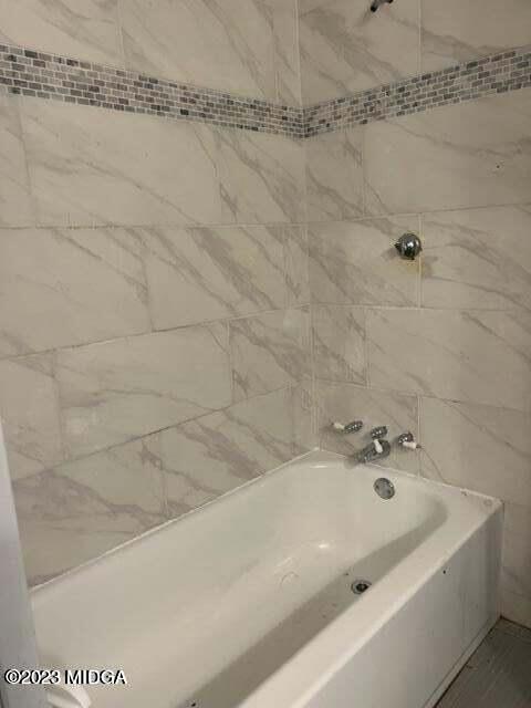 3098 Rice Circle Macon, GA 31204 - Photo 2 of 5 a bathroom with a bathtub
