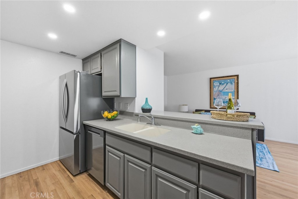 4320 Glencoe Avenue, Unit 2 Marina del Rey, CA 90292 - Photo 18 of 34 Kitchen with new refrigerator and dishwasher
