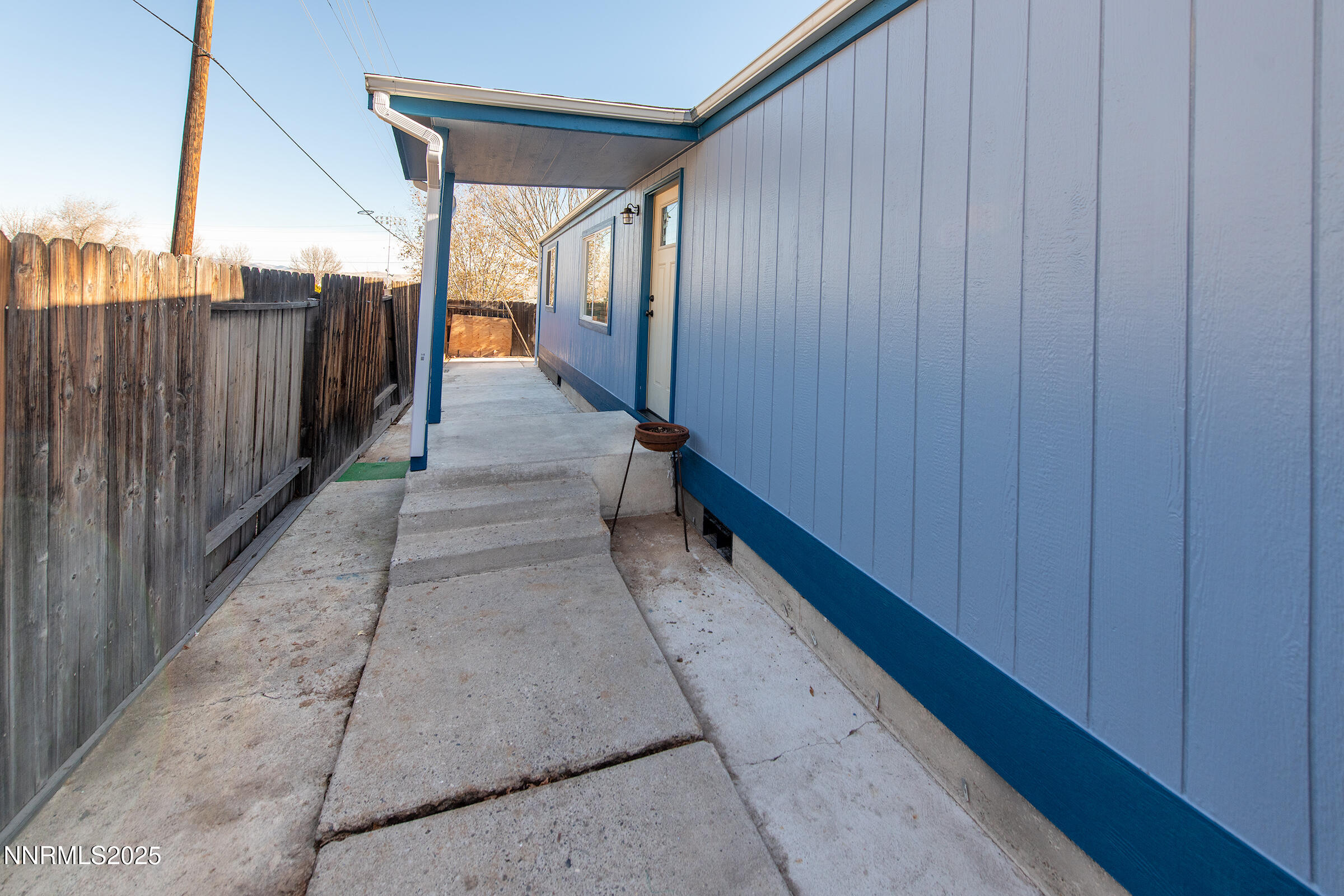 2650 Daffodil Way Reno, NV 89512 - Photo 19 of 22 a view of a pathway