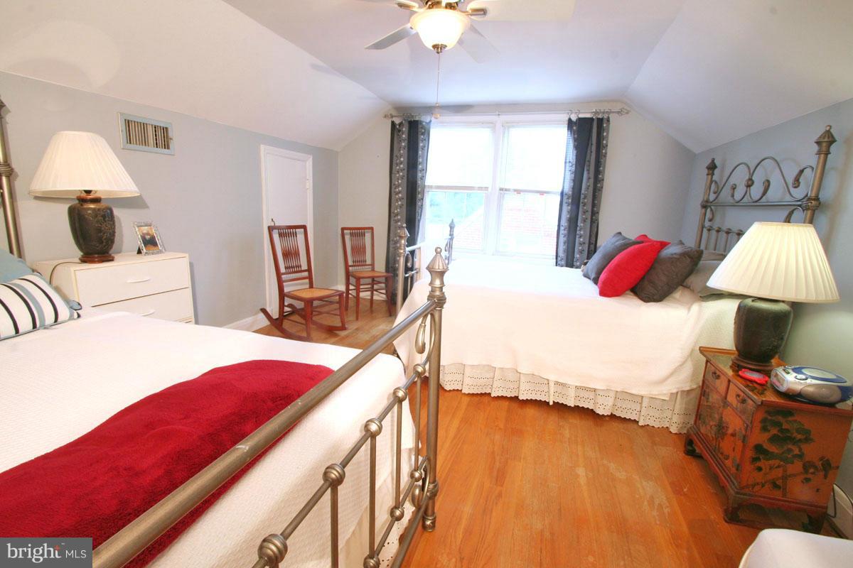 1420 Glendale Road Baltimore, MD 21239 - Photo 14 of 23 Bedroom 3 Upper level