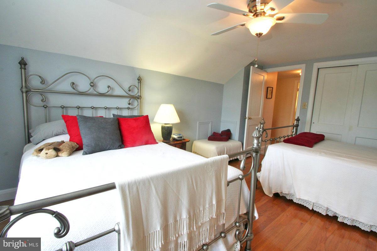 1420 Glendale Road Baltimore, MD 21239 - Photo 15 of 23 Bedroom 3 upper level