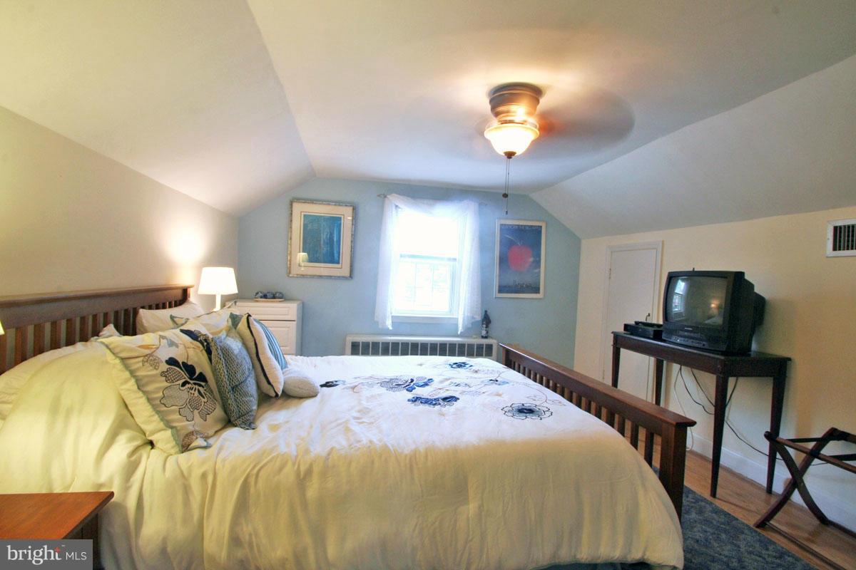 1420 Glendale Road Baltimore, MD 21239 - Photo 16 of 23 Bedroom 4 Upper Level