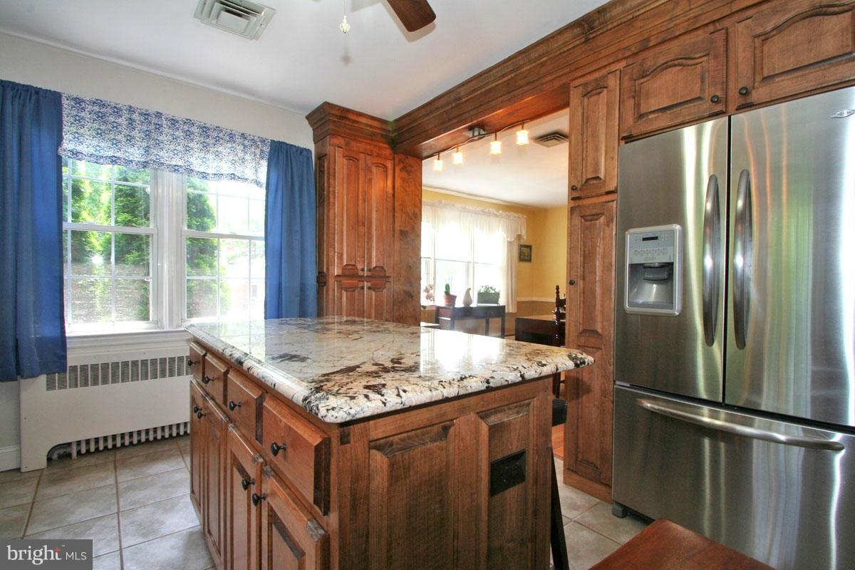 1420 Glendale Road Baltimore, MD 21239 - Photo 7 of 23 Kitchen