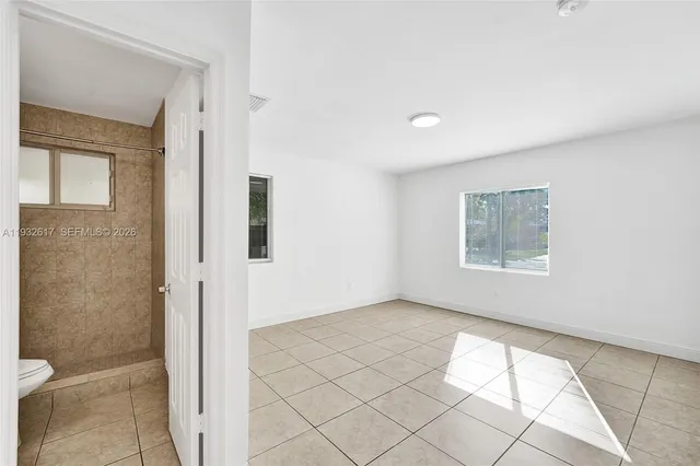 $2,950 | 30 Southwest 8th Street, Unit 1, Hallandale Beach, FL 33009