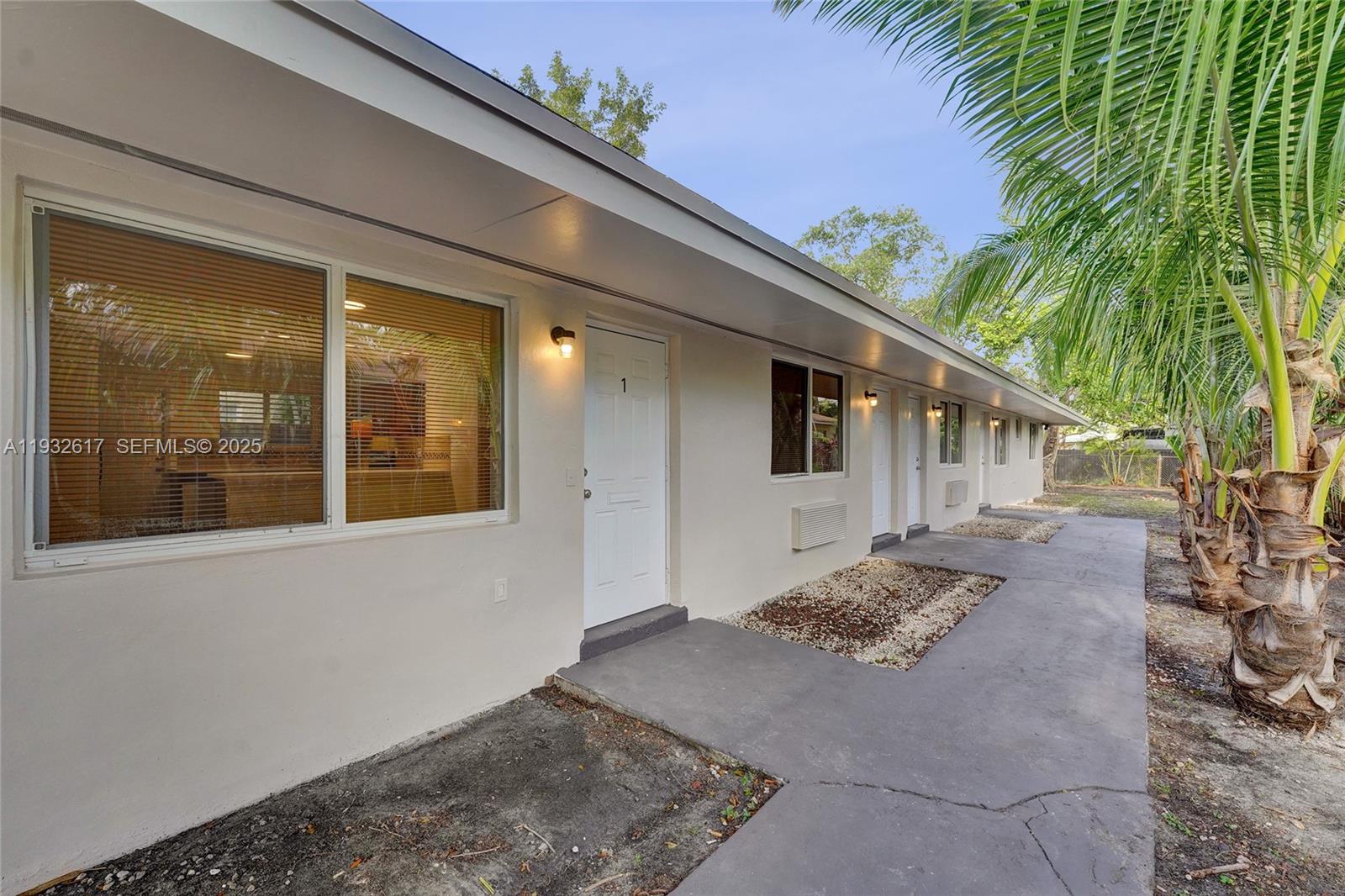 30 Southwest 8th Street, Unit 1 Hallandale Beach, FL 33009 - Photo 3 of 75