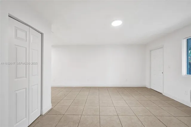 $3,200 | 30 Southwest 8th Street, Unit 1, Hallandale Beach, FL 33009