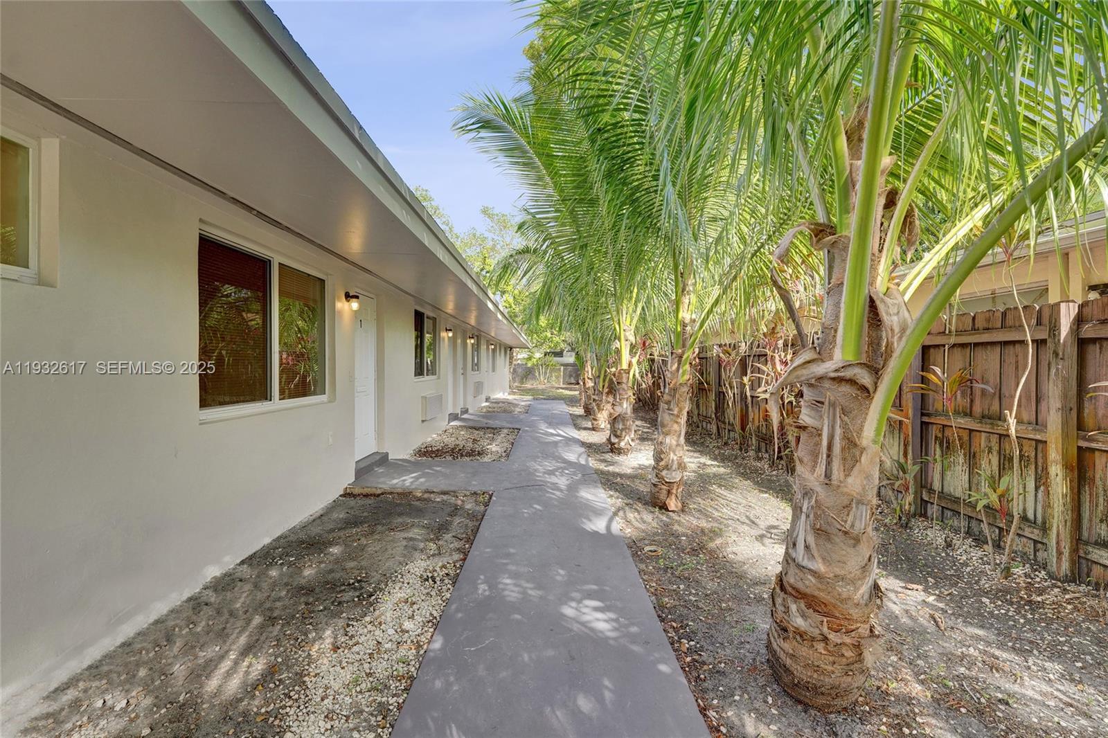 30 Southwest 8th Street, Unit 1 Hallandale Beach, FL 33009 - Photo 6 of 75