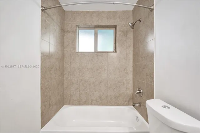 $3,200 | 30 Southwest 8th Street, Unit 1, Hallandale Beach, FL 33009