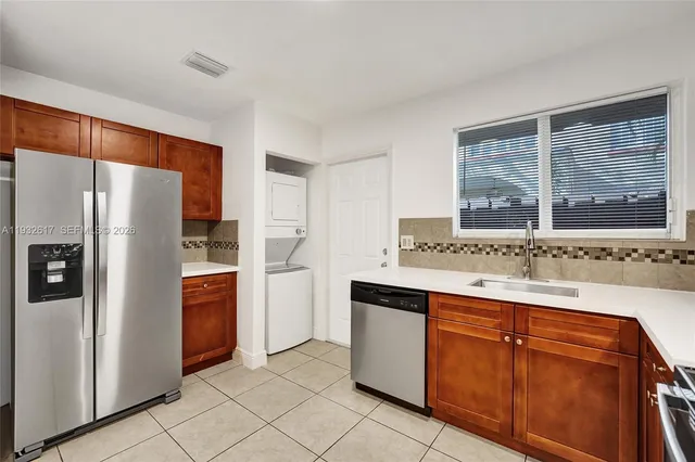 $2,950 | 30 Southwest 8th Street, Unit 1, Hallandale Beach, FL 33009