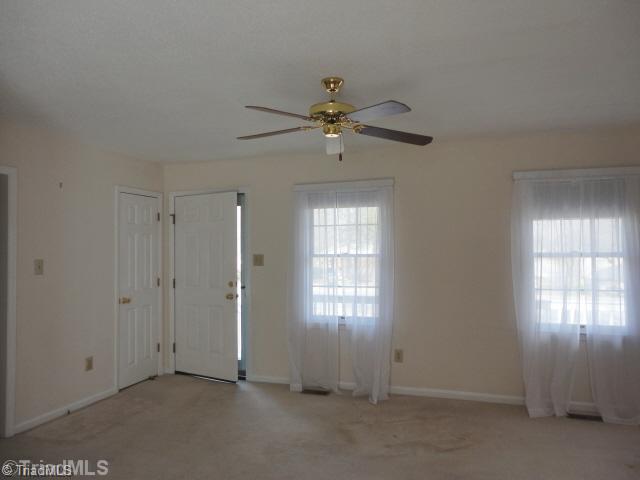303 Old Farm Road Graham, NC 27253 - Photo 11 of 16 Living Room.