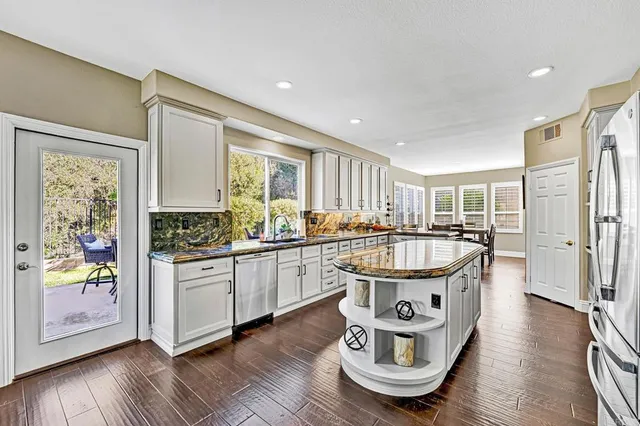 $1,325,000 | 1463 Belmont Park Road, Oceanside, CA 92057