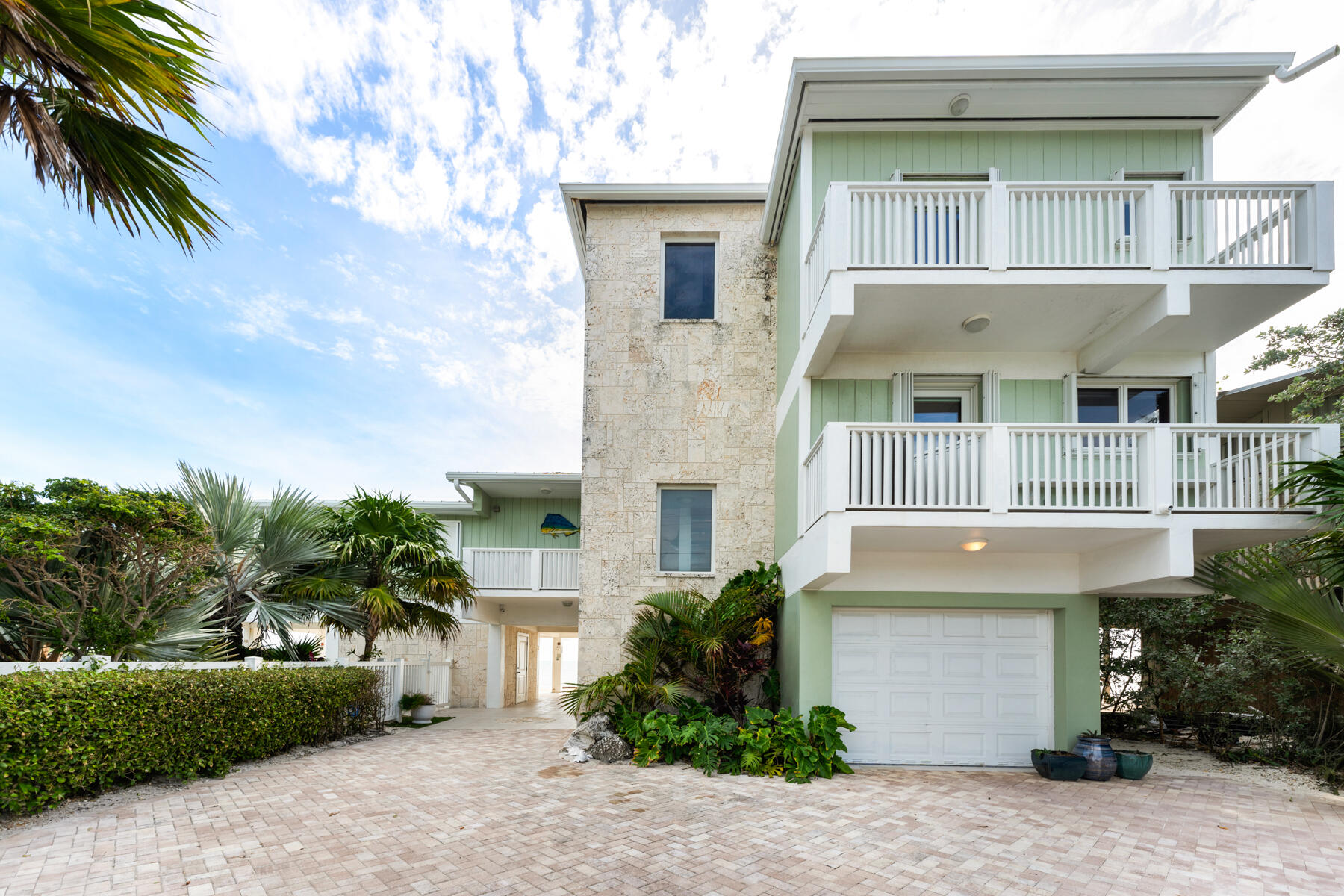 133 Sunset Drive Islamorada, FL 33036 - Photo 5 of 81 Ample parking plus garage