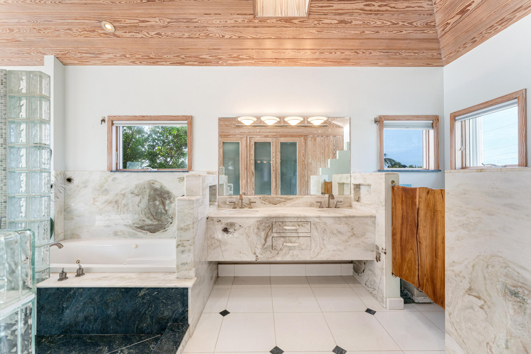 133 Sunset Drive Islamorada, FL 33036 - Photo 58 of 81 Primary bath